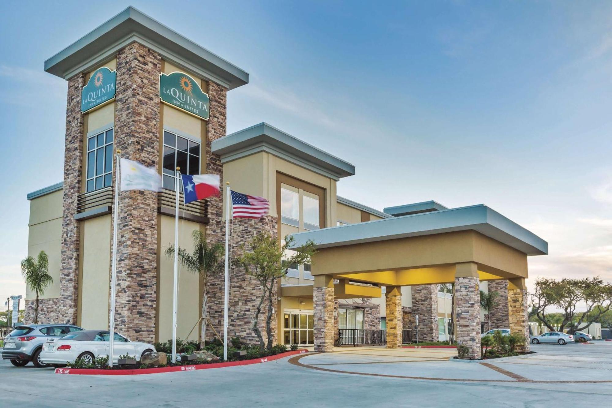 Staying Near Texas Maritime Museum: 5 Budget Hotels Compared