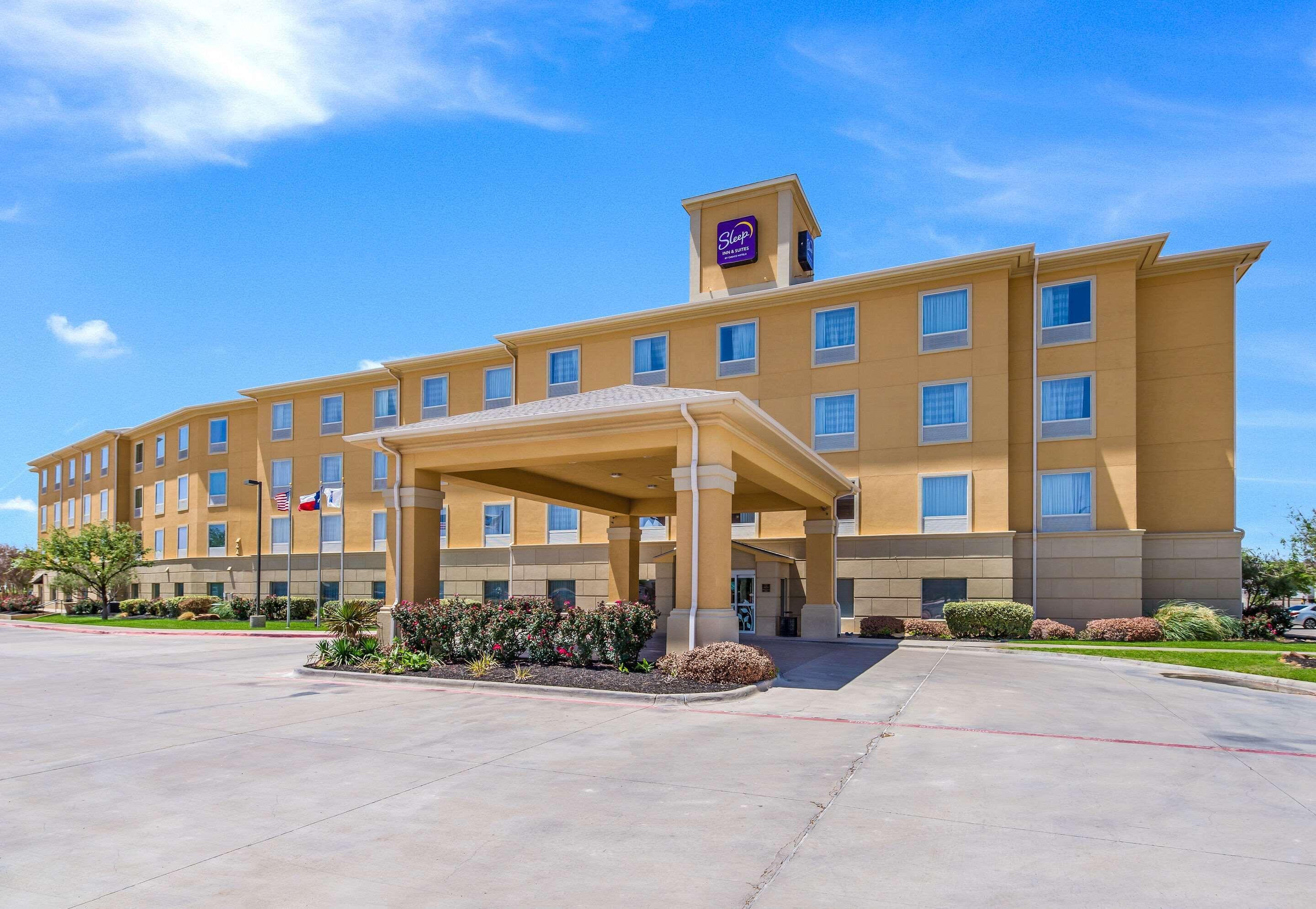 Where to Stay Near Midland County Historical Museum: 5 Airport Hotels
