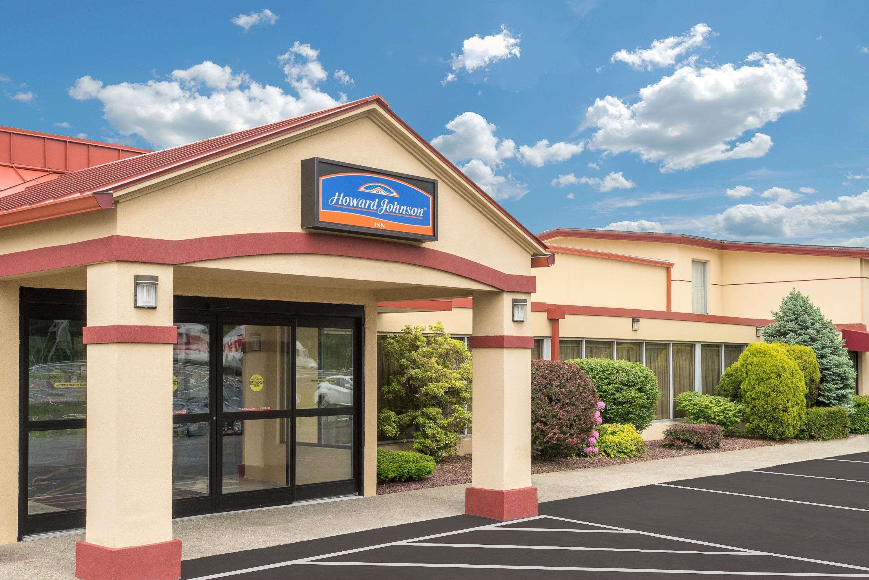 4 Budget Hotels Near Opus 40 That Deliver Real Value